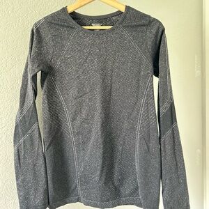 Athlete Flurry Shine Base Layer Top - Black